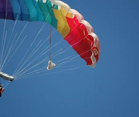 Les Orangers مكان تخييم San-Martino-di-Lota