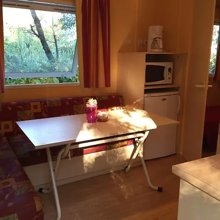 Les Orangers Camping San-Martino-di-Lota