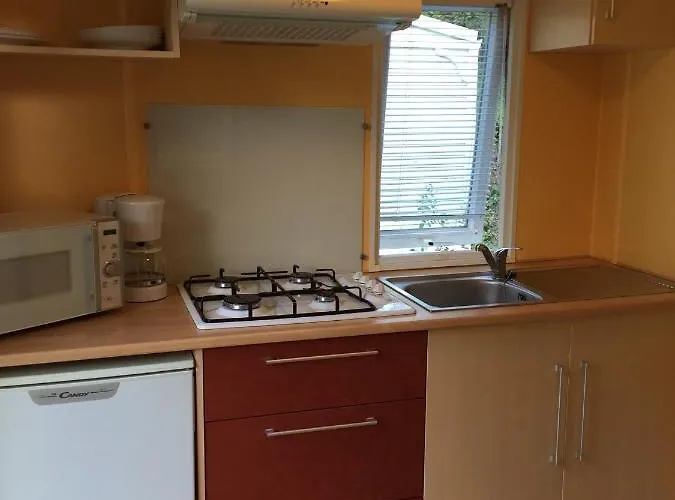 Les Orangers Camping San-Martino-di-Lota