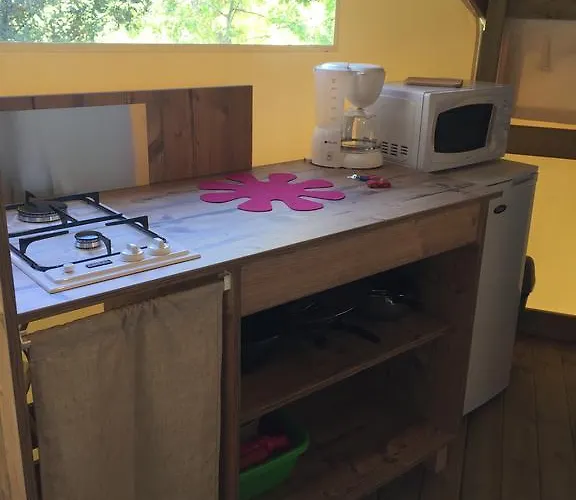 Les Orangers אתר קמפינג